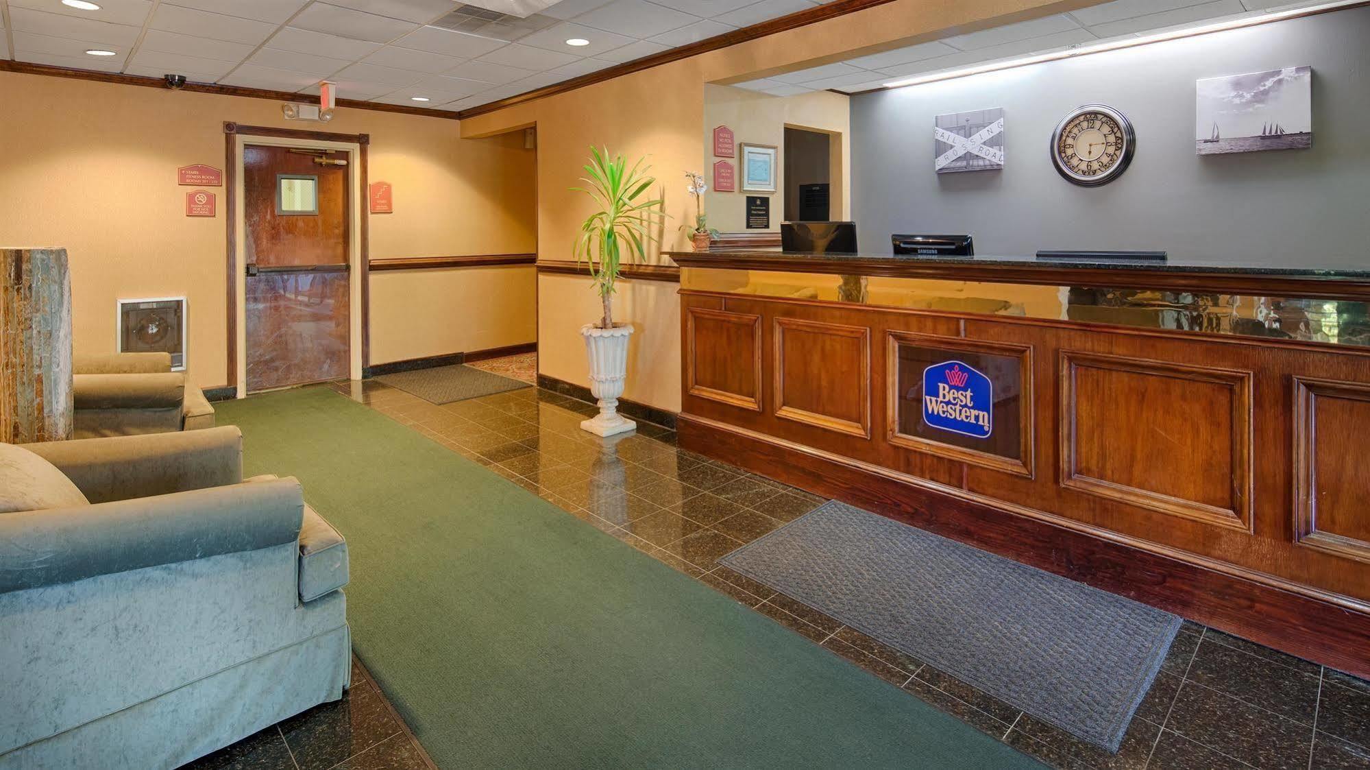 Best Western Plus South Hill Inn Exterior foto